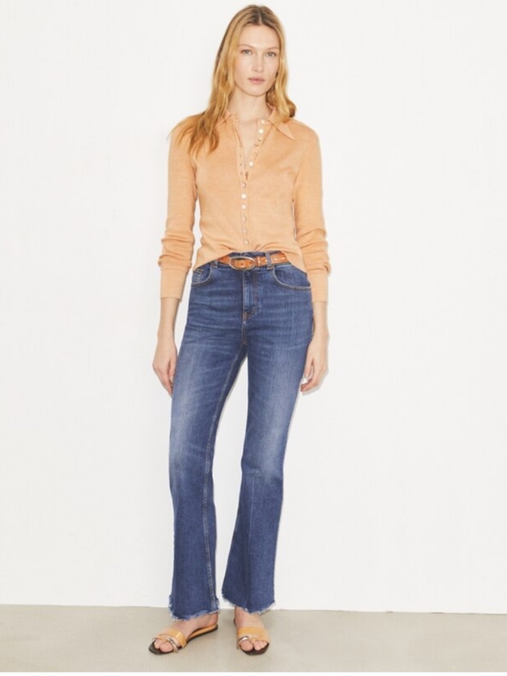 Tory Burch classic mid rise Dark Blue slight Flare boot cut Jeans Distress 31